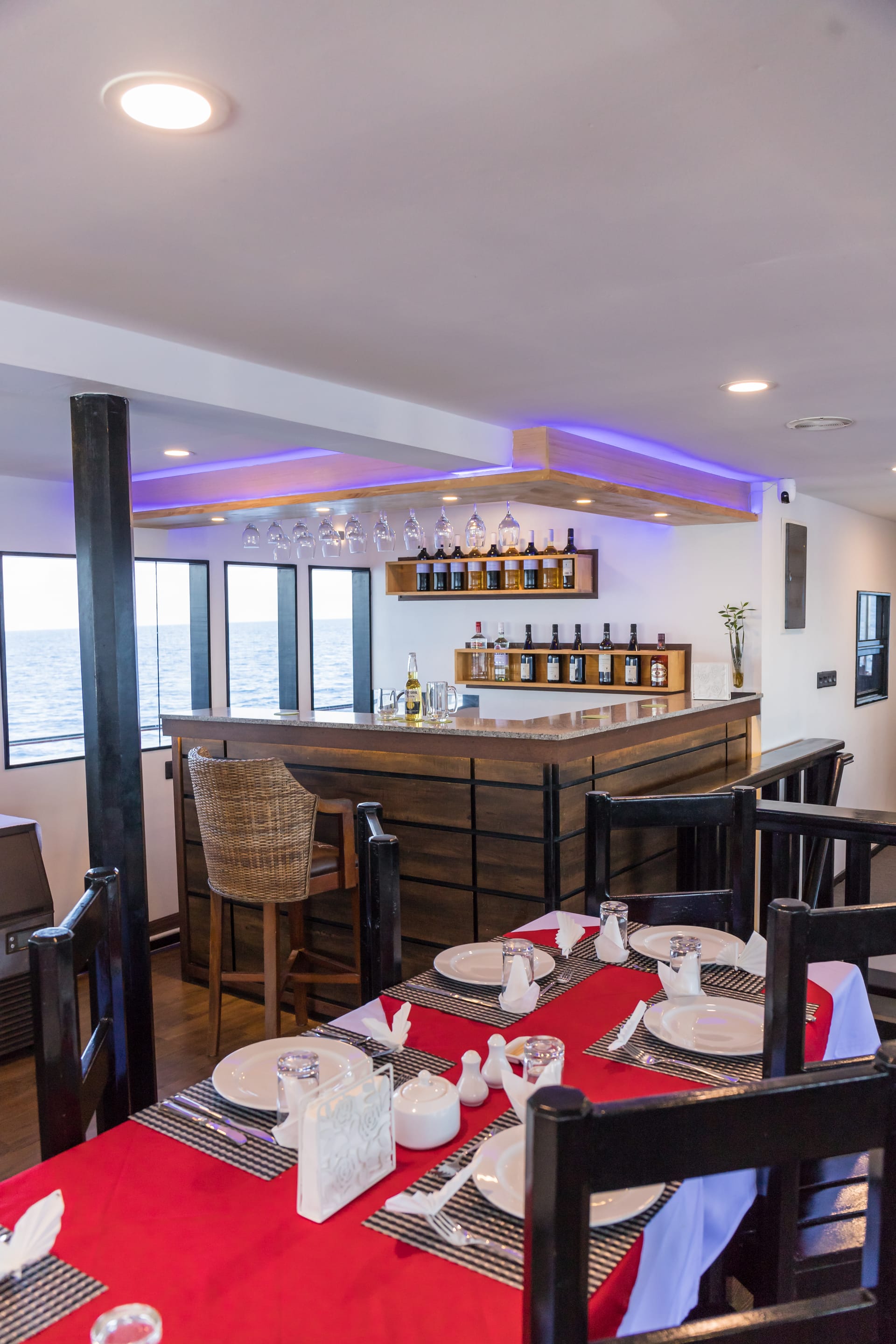 Bar an Bord der HAIRA