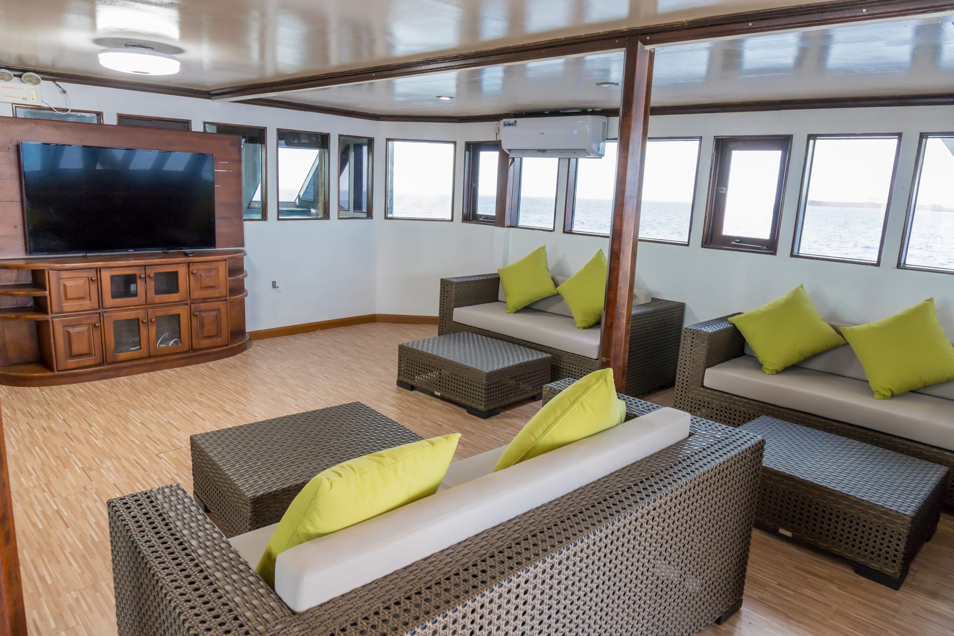 Lounge mit Sitzecke im Salon der HAIRA