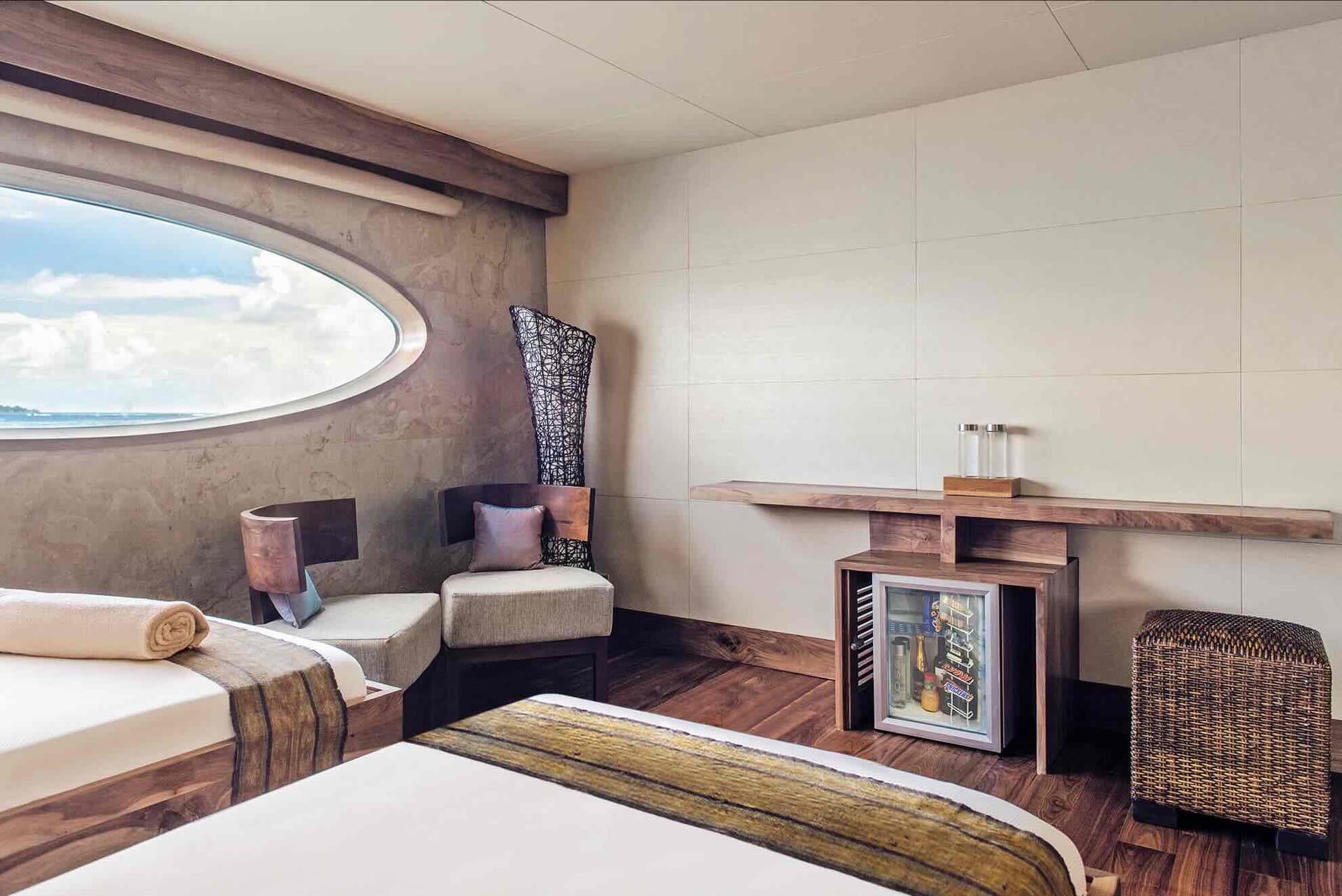 Manta Suite mit Panoramafenster an Bord der SCUBASPA